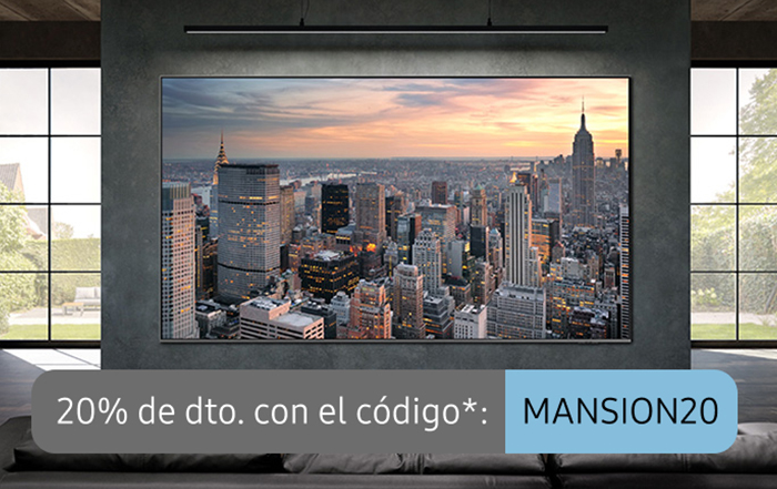 Chalet Mansión de Lujo con diseño moderno y minimalista super luxury TV. En la pared vemos un Televisor Samsung de 98 pulgadas de tamaño extra grande con la máxima resolución 4K, con colores y contraste perfecto.